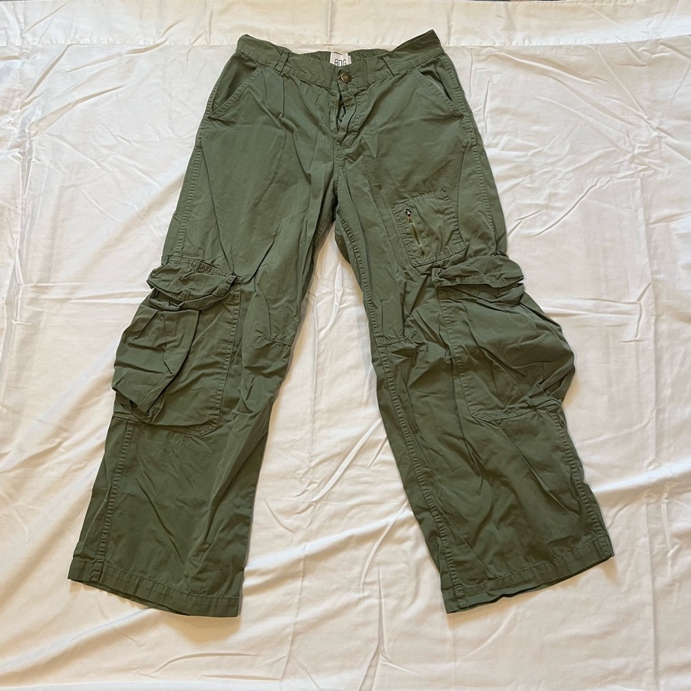 Green balloon pants